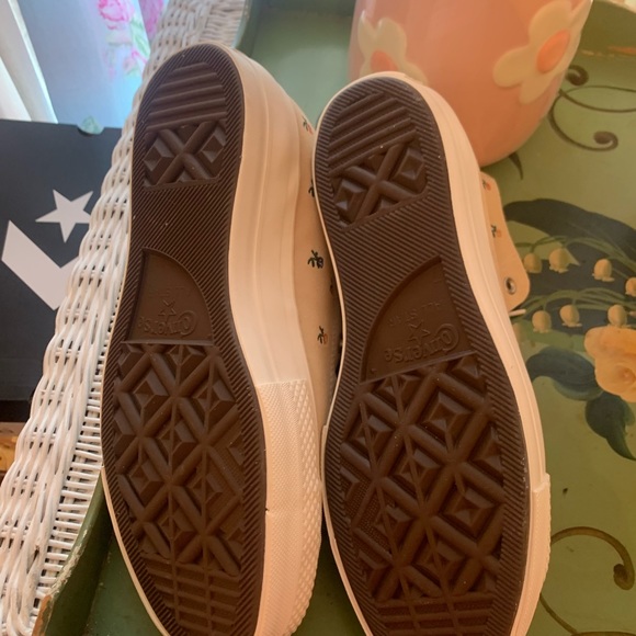 Converse All-Star floral high tops - Picture 3 of 6